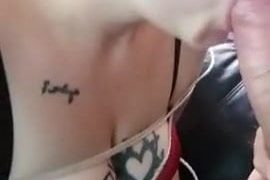 Gevangen Wonder Woman cosplayer zuigt harde lul