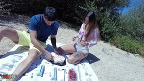 hardcore picnic for young colombian melania dark and her boyfriend yeri