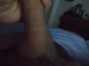 Chileno caliente gimiendo y eyaculando