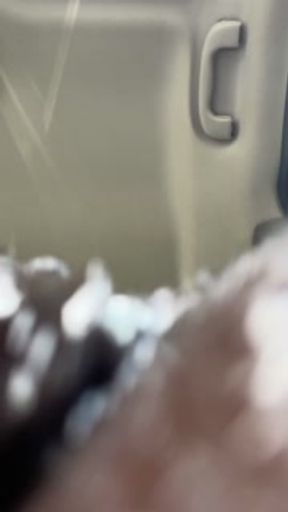 vibrator in my pussy makes me squirt over and over !!
