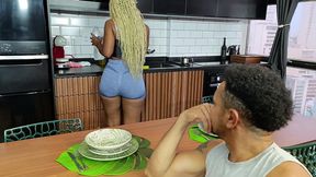 black rabuda fode grande galo ate receber leitinho quente no cu