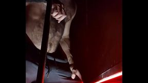 Dj sarado pelud&atilde_o e eu trocando leitadas no glory hole