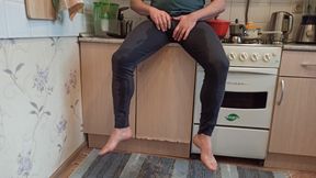 Pissing in the Kitchen and Masturbate After Long Pee in Leggings