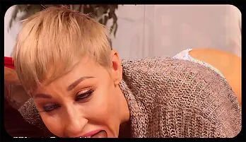 Experienced MILF Ryan Keely Demonstrates Oral Skills to Young Lover