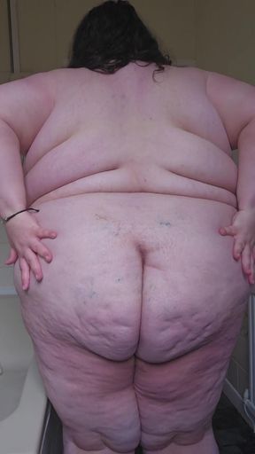 SSBBW Goddess Bathroom Strip and Catwalk