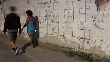 Esposa visita loja em obra com amigo de longa data, da em cima dele e acaba levando pau e leite de brinde