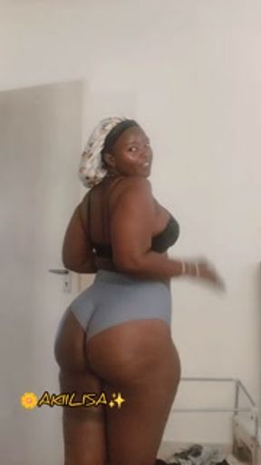 The bakery is open come on in/Akiilisa free pornhub shorties