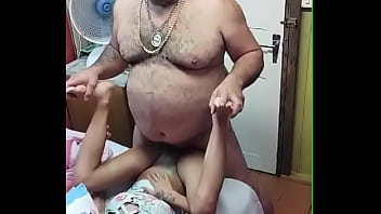 ELA GOSTA DE FIGAR COM ELE TODAS AS TARDES DE VER&Atilde_O