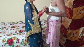 Beautiful Married Bhabhi Bedroom Pissing with Sex