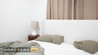BRAZZERS - Lilly Phillips Fills In For Her Mom And Shows Her Stepdad Vince What A Real BJ Feels Like