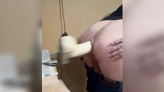 Twink Takes a Fucking Machine in His Gaping Hole