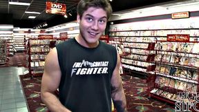 Gullible straight muscular fooled at the gloryhole