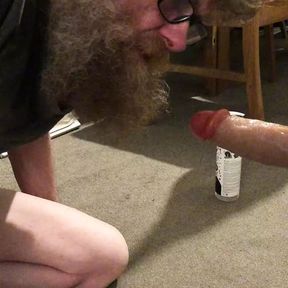 Inkersall cum slut sucking and fucking a dildo.