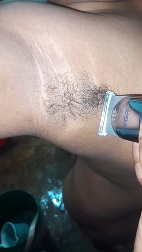 I'm taking a shower in the bathroom today, I'm saving today.