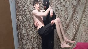 A burglar entertains a boy WMV