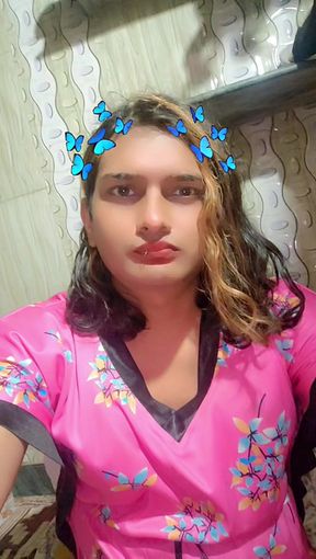 Zoya Shezadi Going to Secret Small Room to Mood Fresh for Myself