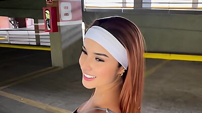 COLOMBIAN TEEN seduces stranger in the gym to play with her ass with a ANAL PLUG - Abella olsen