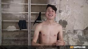 ”Twink Danny Bianchi receives assfucking & cumshot from Sean”