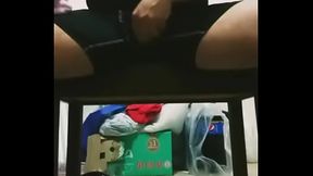 Gordo se saca la verga haciendo ejercicio