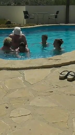 Mffff Orgy in the Pool