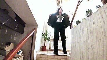 MilfyCalla – Shiny Downjacket, Jeans & Leotard Stairway Sex (Uncut Cum on Clothes)