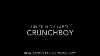 Inkoustový arabský hřebec Roman Tik si dává syrový anál v intenzivním hardcore sezení, které končí creampie a výstřiky