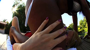 Featuring Sinnamon Love, Sunny Day
