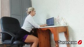 Serenexx and IT Guy fuck in the office