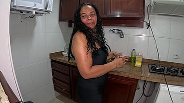 Patrão mete o ferro no rabo da diarista - Bianca Beatriz