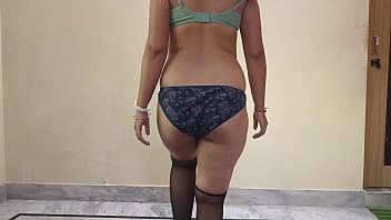 Raunchy babe shakes booty, spreads legs wide, flaunts massive booty - Ass&#x1F351; Worship Frenzy