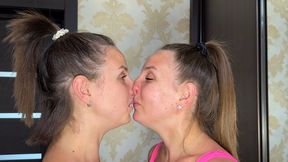Face Clash Nose Smash Twins