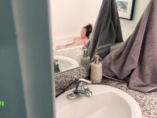 Cheating wife pays plumber with SNATCH and CUM FACIAL