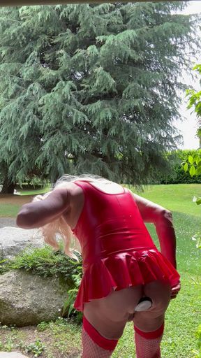Shemale kassy54 walks in the park