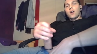 Edging session while being quiet cause of my roomates