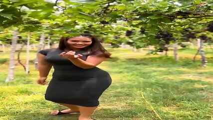 Enak Banget Lekukkan Tubuhnya Gek Mirah Sayang
