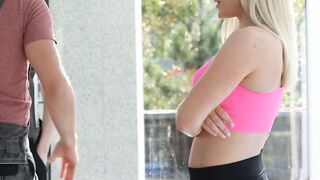 three Delivery Men Take Turns DPing Fit Bimbo Vina Reed into Her Home Gym GP2167