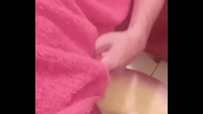 A RAINHA DO GOZO FARTO ENCHEU A BOCA DO NOVINHO DE LEITE