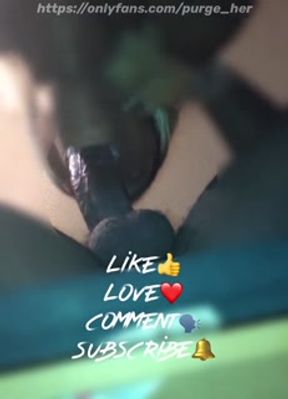 Gave me a blowjob under the table while her boyfriend takes a shower 😈💋💦