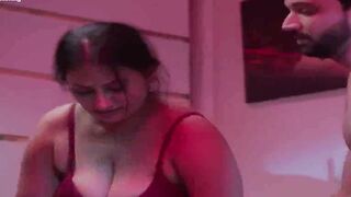 Indian Desi Girl's Hot Dance Off - Bollywood Style