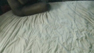 Amatør svart homofilt par: pappas stramme rumpe slikket og knullet hardt