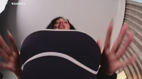 Chicana meets a big fan! Script review and SLOW SHRINKING! Massage her GIANT STINKY SOLES! - MOVV
