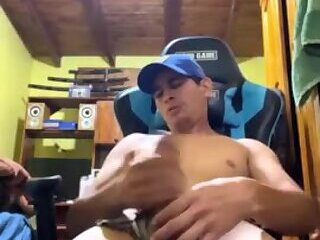 elvergon2050 - Argentino se corre