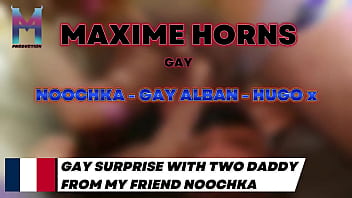 Quand noochka2 m&rsquo_a band&eacute_ les yeux, je ne savais pas que j'_allais devenir le jouet de deux Daddy insatiables... Pla...