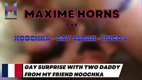 Quand noochka2 m&rsquo_a band&eacute_ les yeux, je ne savais pas que j'_allais devenir le jouet de deux Daddy insatiables... Pla...