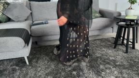 Hijabi Guesthouse Owner Finds a Vibrator and Cums