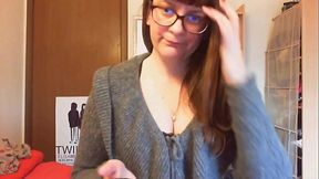 Nicoletta oggi vuole fare un bel roleplay in italiano ed umilia pesantemente quella troia di tua moglie