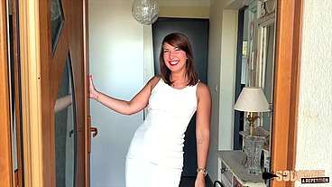 Lexi offre son cul sans problème !