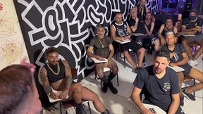 UM SALA, MACHOS DISPOSTOS A APRENDER A ARTE DA PUTARIA NUMA SURUBA GENERALIZADAONDE O TES&Atilde_O &Eacute_ QUEM MANDA - 01