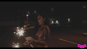 Public Flashing Honey Gold And Dakota Marr Sparkler Fireworks