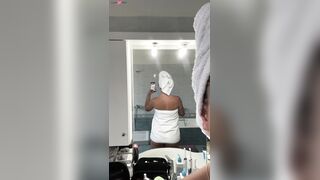 Naughty Wife Drop Her Towel To Show Her Slimwaist and Big Ass